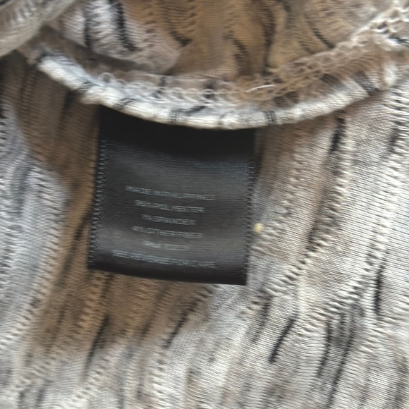 Simply Vera Vera Wang Gray Scoop Neck 3/4 Sleeve Blouse - Picture 5 of 6